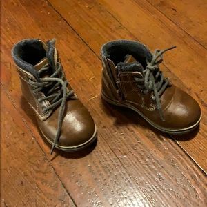 Toddler boys size 7 boots
